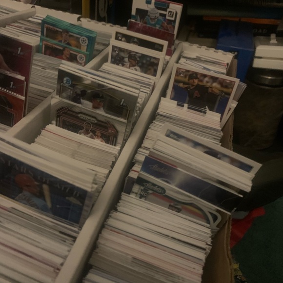 Random Assortment 1,000 Cards Rookies Parallels 1sts SPs ONLY Multi Sport Cards - Picture 2 of 5